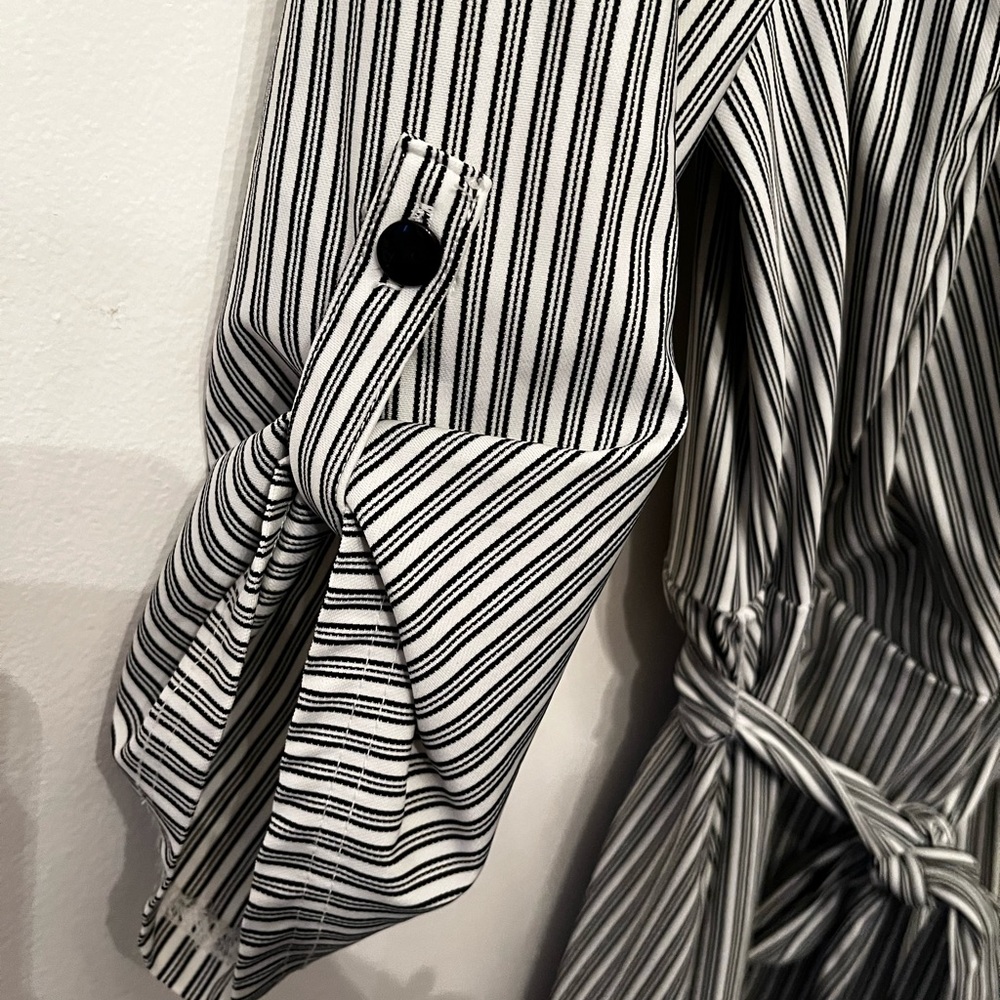Dress - Picture 4 of 6